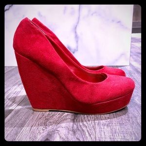 Call it Spring wedge shoes